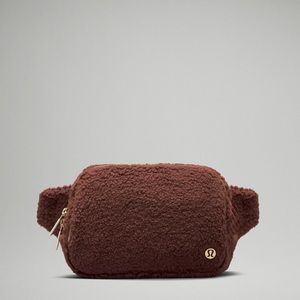 Lululemon Everywhere Belt Bag Large 2L $70 Fleece NWT NIP Brown Earth/Gold